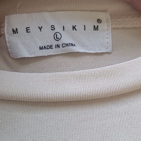 MEYSI KIM Hand & Letter Graphic Long Sleeve and Stretch Colorblock Crop Tee - Picture 9 of 14